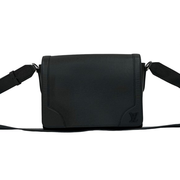 LOUIS VUITTON Black Leather Shoulder Bag - Picture 1 of 10